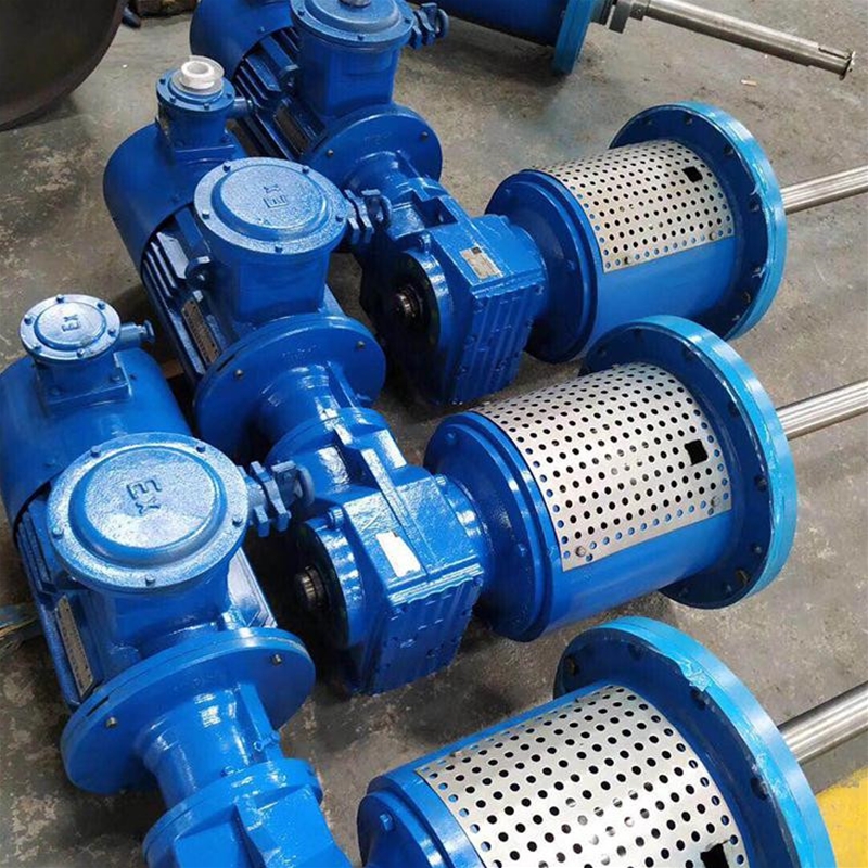 Side entry mixer