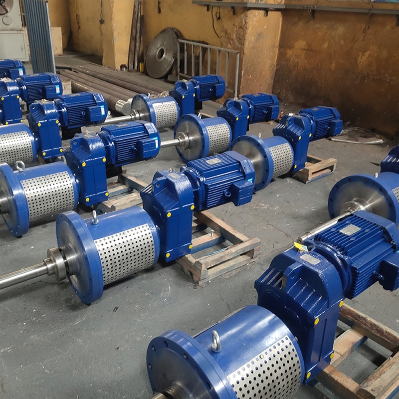 Side entry mixer
