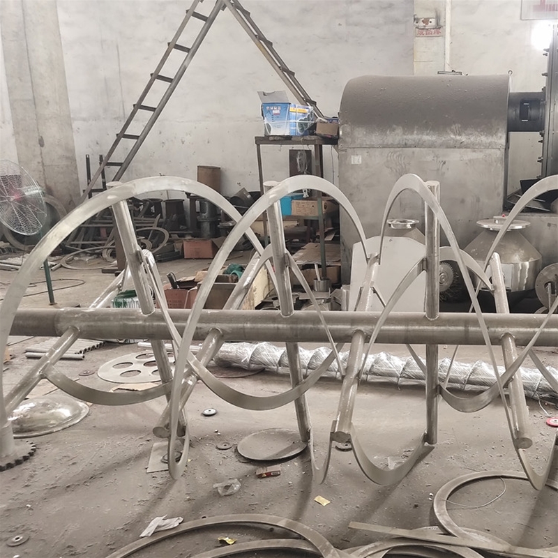 Spiral belt mixer